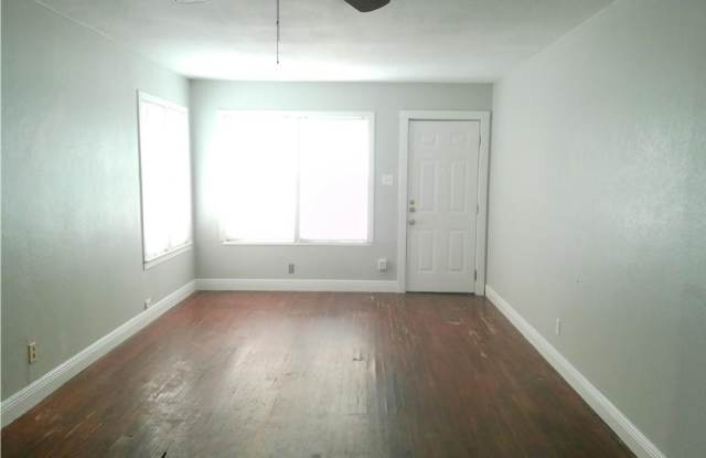 3921 Chestnut A - 2/Bed 1/Bath - $1350/month Gallery 4