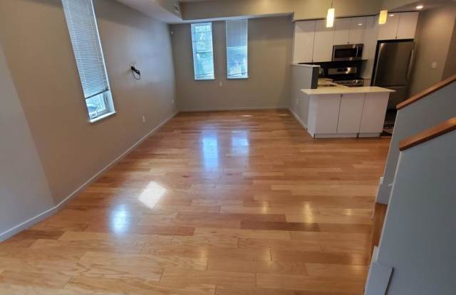 Beautiful 4 bed 2.5 bath in Allston.... photos photos