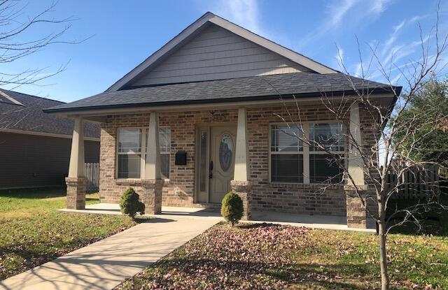 2318 S Pennsylvania Avenue - 2318 South Pennsylvania Avenue, Joplin, MO 64804