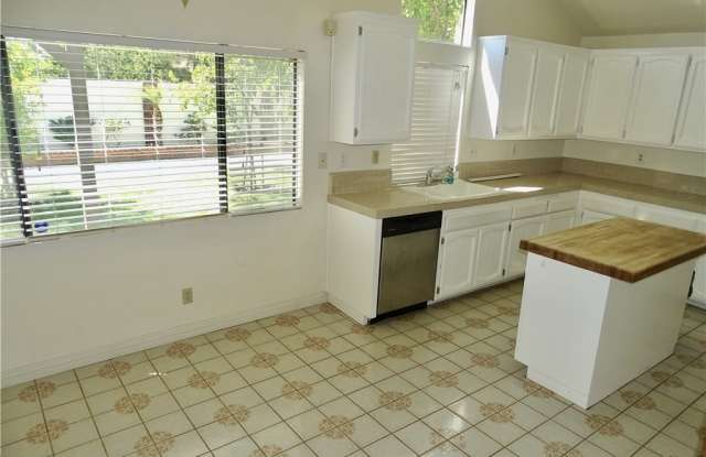 11829 Doral Avenue Gallery 3