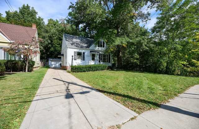 Welcome Home3-Bedroom South Euclid Home with Garage and Partially Finished Basement Gallery 4