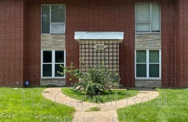 219 N 48th St photos photos