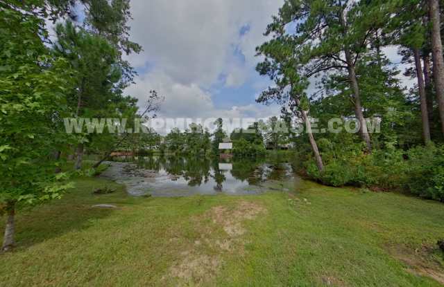 Lake View 3-Bedroom Home with Community Amenities in Freeport Gallery 4