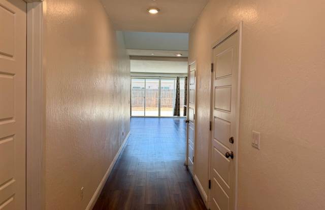 Spacious Next-Gen Lennar Home for Rent in the Clovis Unified School District Gallery 4