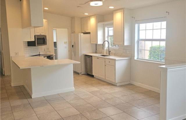 11208 SW Pembroke Drive Gallery 2