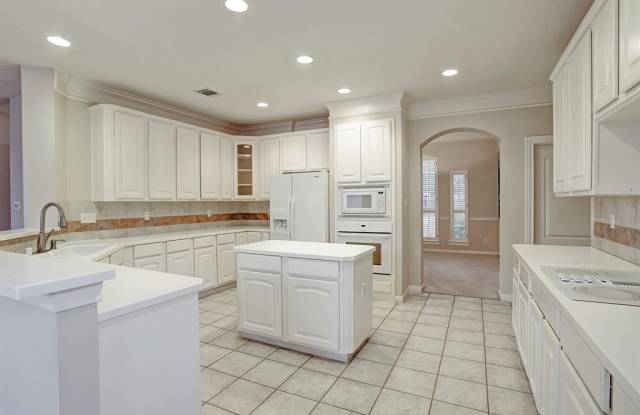 5622 Lake Place Drive Gallery 3