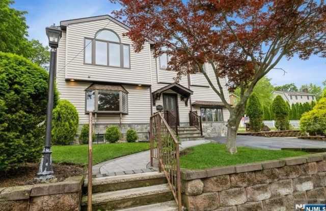 123 Brookside Avenue photos photos