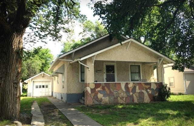 706 E 9th - 706 East 9th Avenue, Hutchinson, KS 67501