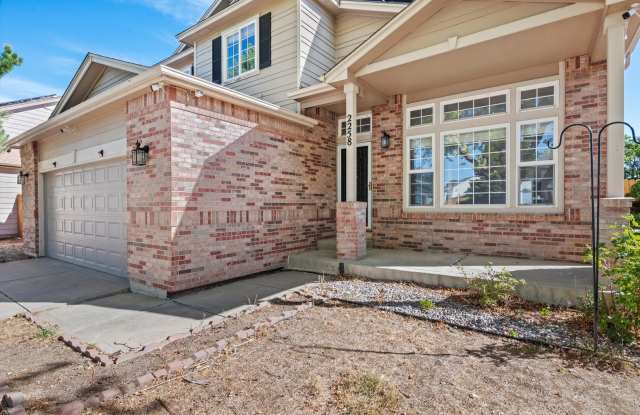 Spacious Single-Family Home in Aurora's Sterling Hills Community Gallery 3