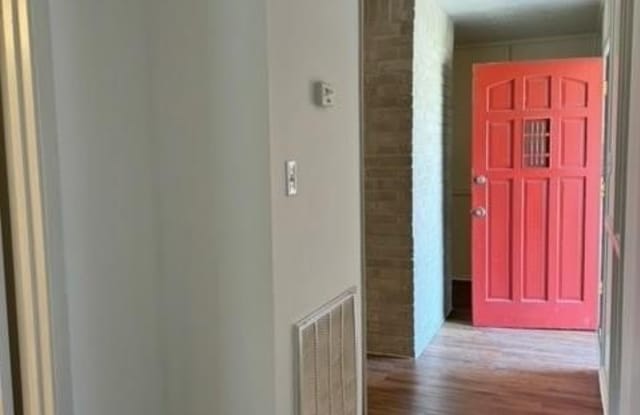 1414 Antone Court Gallery 2