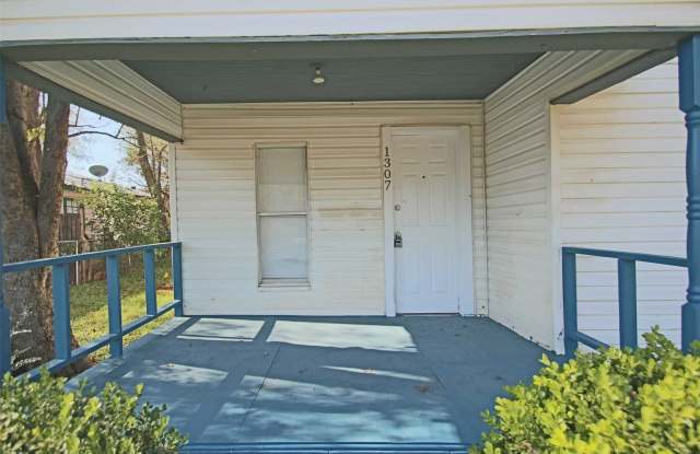 1307 Joslin Street Gallery 3