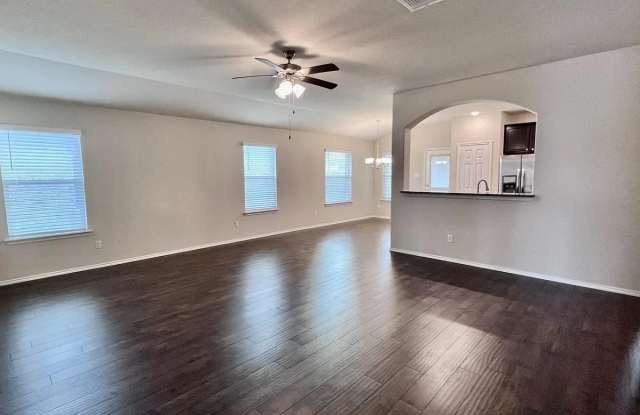 Elegant Temple Home with Modern Finishes & Spacious Living Gallery 3