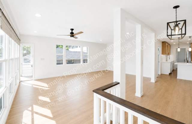 Pet Friendly - Spacious 4 Bedroom Honolulu Home with Room to Settle In Gallery 3