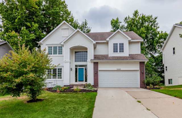 THOUGHTFULLY UPDATED!! 4 Bedroom, 3 Bathroom Home in Urbandale! photos photos