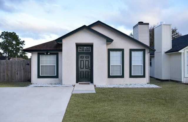 Atlantic Beach Beauty Minutes to Mayport Naval Base, Schools, Beaches and more! - 92 West 13th Street, Atlantic Beach, FL 32233