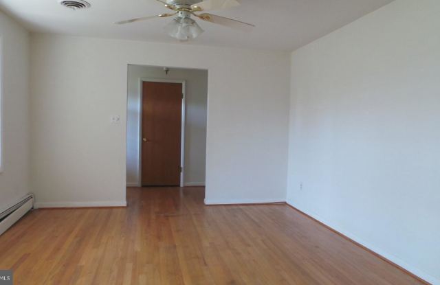 12214 JENNELL DRIVE Gallery 2