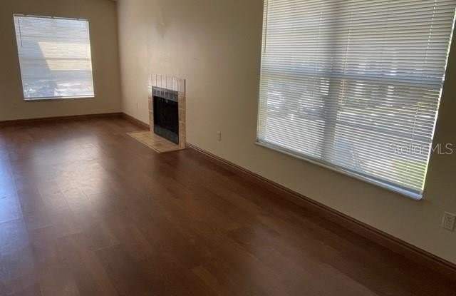 905 NORTHLAKE Drive Gallery 4