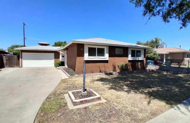 Cozy 3 Bedroom 2 Bathroom Home Ready to Move in! - New flooring throughout! photos photos