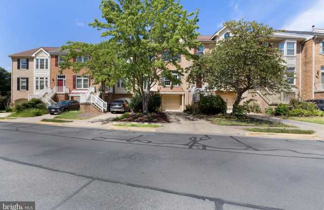 5142 WOODFORD Drive Gallery 2