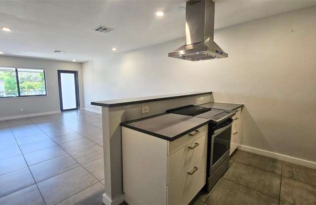 200 NW 25th Street unit: 8 photos photos