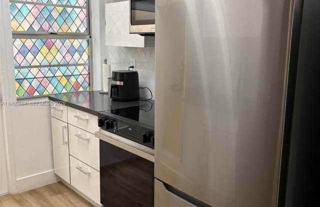 1325 Meridian Ave photos photos