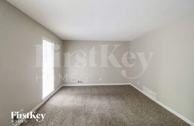 4618 Forest Place Gallery 2