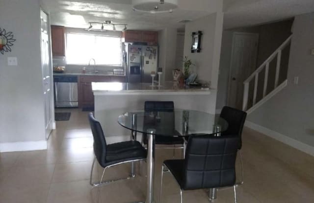 708 Raymond Cir - 708 Raymond Circle, Altamonte Springs, FL 32714