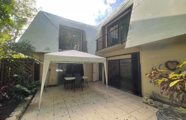 301 Miramar Lane - 301 Miramar Lane, Palm Beach Gardens, FL 33410