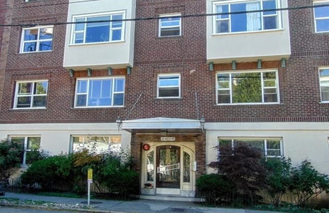 214 Summit Ave E - 214 Summit Avenue East, Seattle, WA 98102