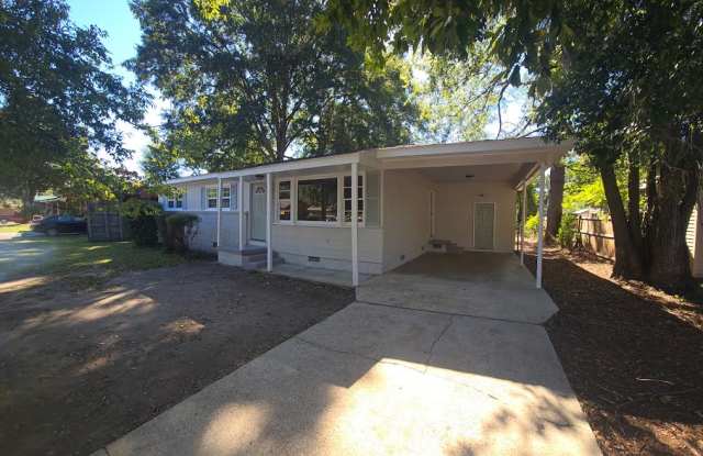 220 Robinwood Cir Gallery 1