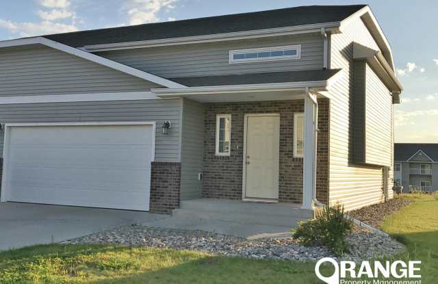 3 Bedroom Townhome | Attached Double Stall Garage | Spacious - 105 8th Street Northwest, Watford City, ND 58854