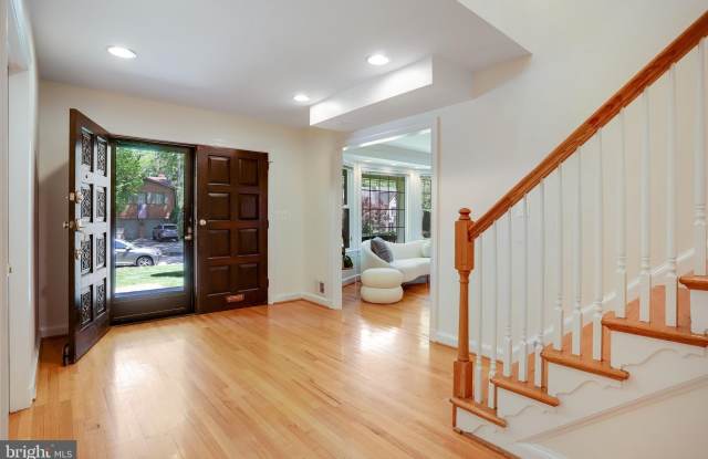 6604 KENHILL ROAD Gallery 3
