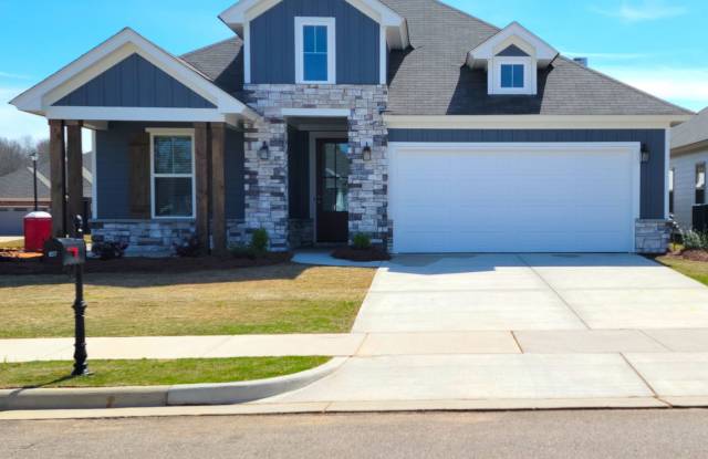 BEAUTIFUL HOME in the Desirable Hedgefield subdivision in Prattville. photos photos