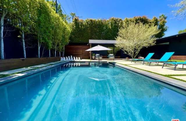 16446 Moorpark St photos photos