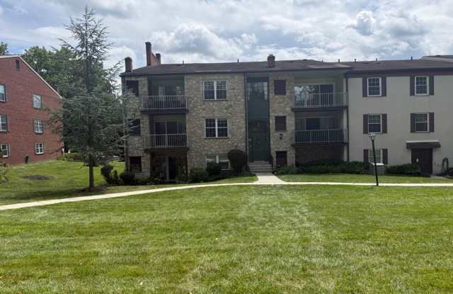 Bright & Spacious Condo in Sought-After Glenhardie Community photos photos