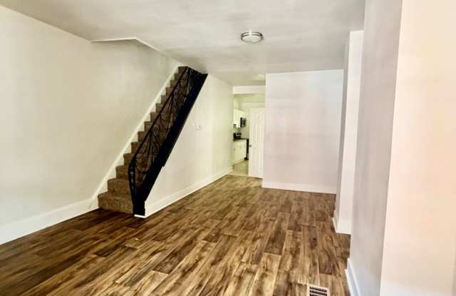 Spacious 3-Bedroom Home with Central A/C, In-Unit Laundry & Pet-Friendly Living photos photos