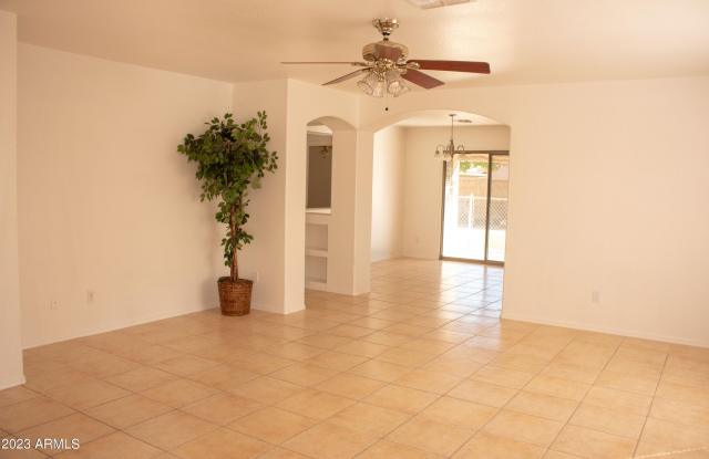10933 E WIER Avenue Gallery 2