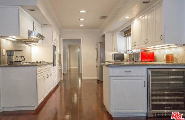 4263 MOONCREST Place Gallery 4