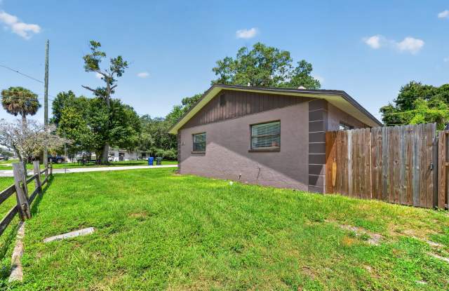 526 Rosery Road Northwest - B Gallery 2