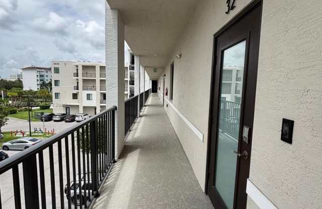 4636 NW 84th Ave photos photos