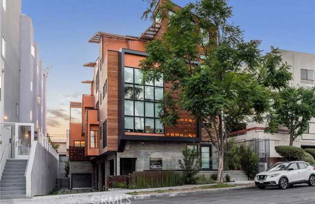 1035 1/2 North Vista Street - 1035 1/2 North Vista Street, West Hollywood, CA 90046