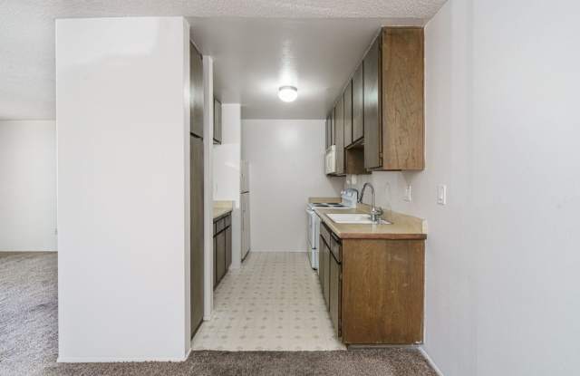 1Bed/1Bath Single Story Condo in La Mesa with several amenities Gallery 3