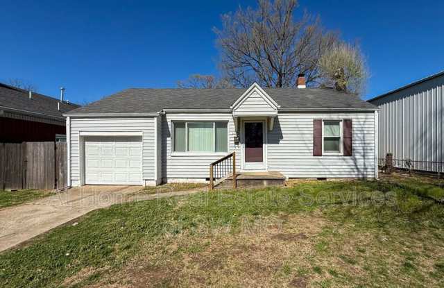 1465 E Seminole St - 1465 East Seminole Street, Springfield, MO 65804
