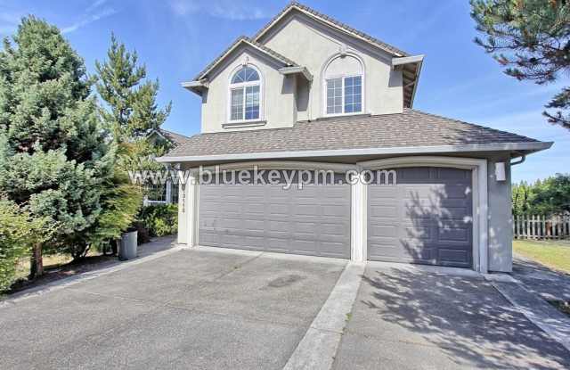5 Bed, 2.5 Bath Home in Felida with Main Floor Office or Bedroom - 13115 Northwest 31st Avenue, Felida, WA 98685