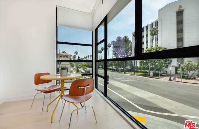 665 South RIMPAU Boulevard Gallery 2