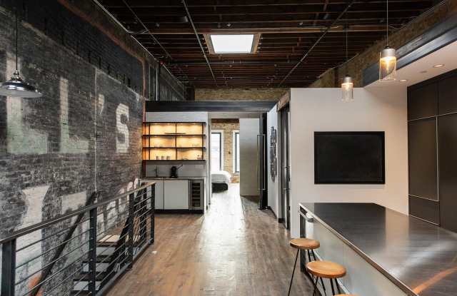 211 Washington Avenue N Gallery 2