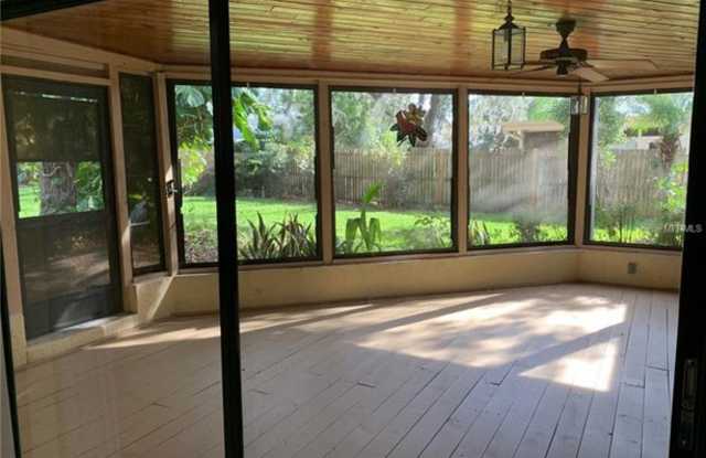 1533 Windmill Pointe Rd Gallery 3