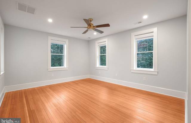 3744 HUNTINGTON STREET NW photos photos