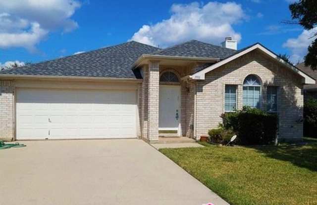 1916 Highvalley Trl - 1916 Highvalley Trail, Grand Prairie, TX 75052