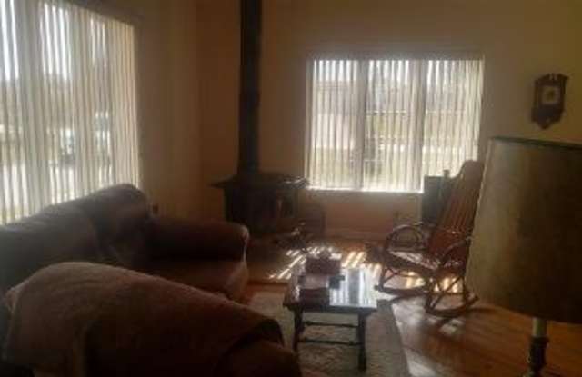 7455 Hilltop Drive Gallery 3